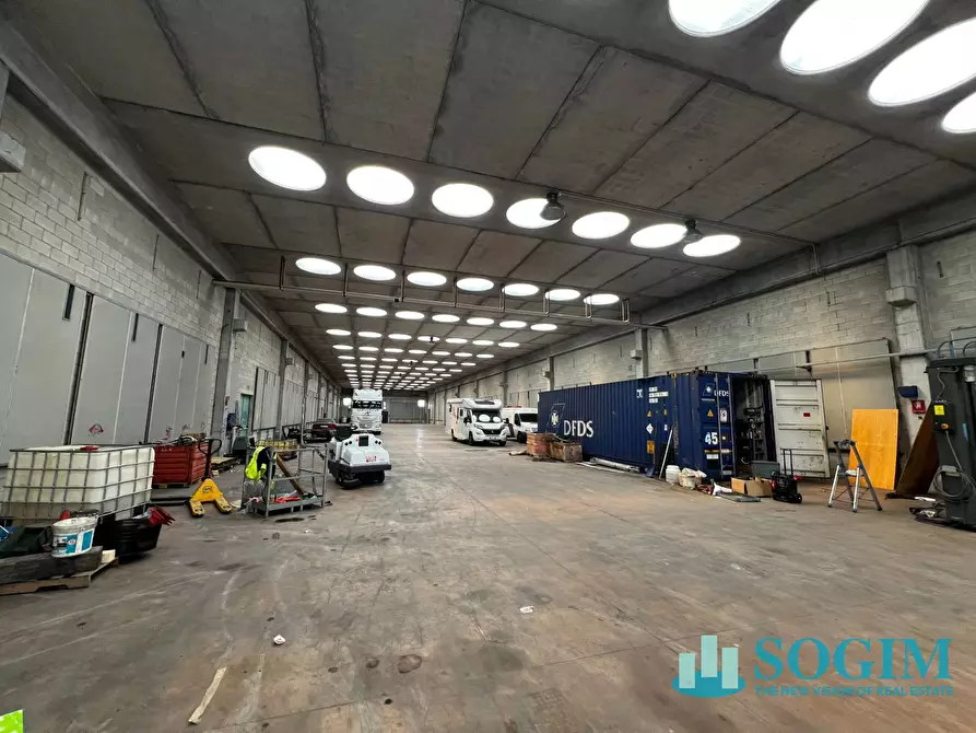 Immagine 9 di Capannone industriale in affitto  in via buscate a Magnago