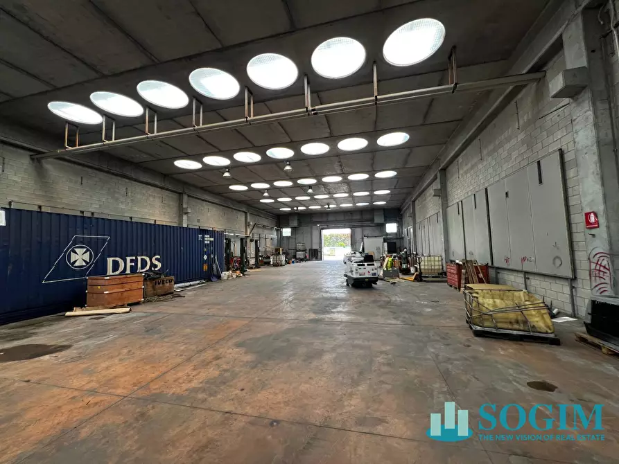 Immagine 10 di Capannone industriale in affitto  in via buscate a Magnago