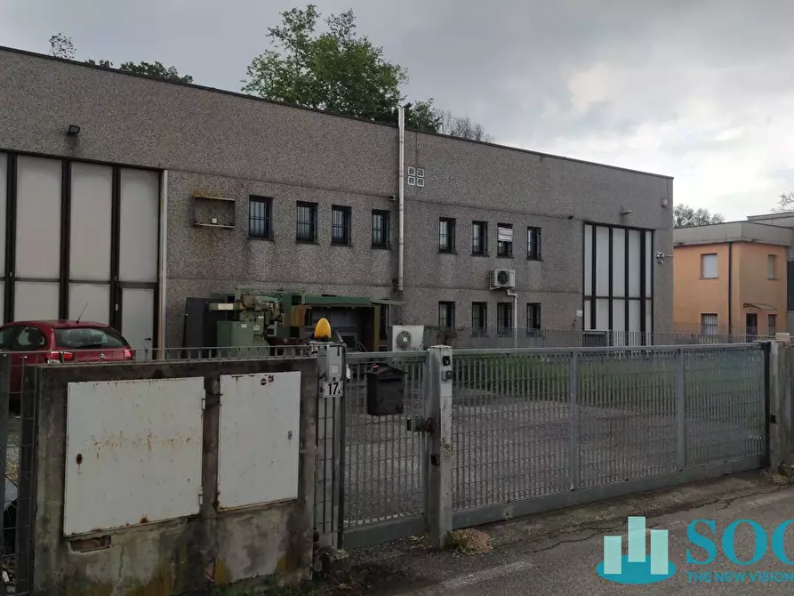 Immagine 1 di Laboratorio in vendita  in Via Budriago 17 a Carvico