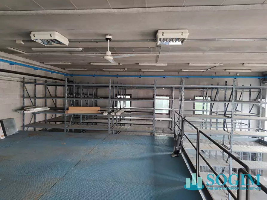 Immagine 10 di Laboratorio in vendita  in Via Budriago 17 a Carvico