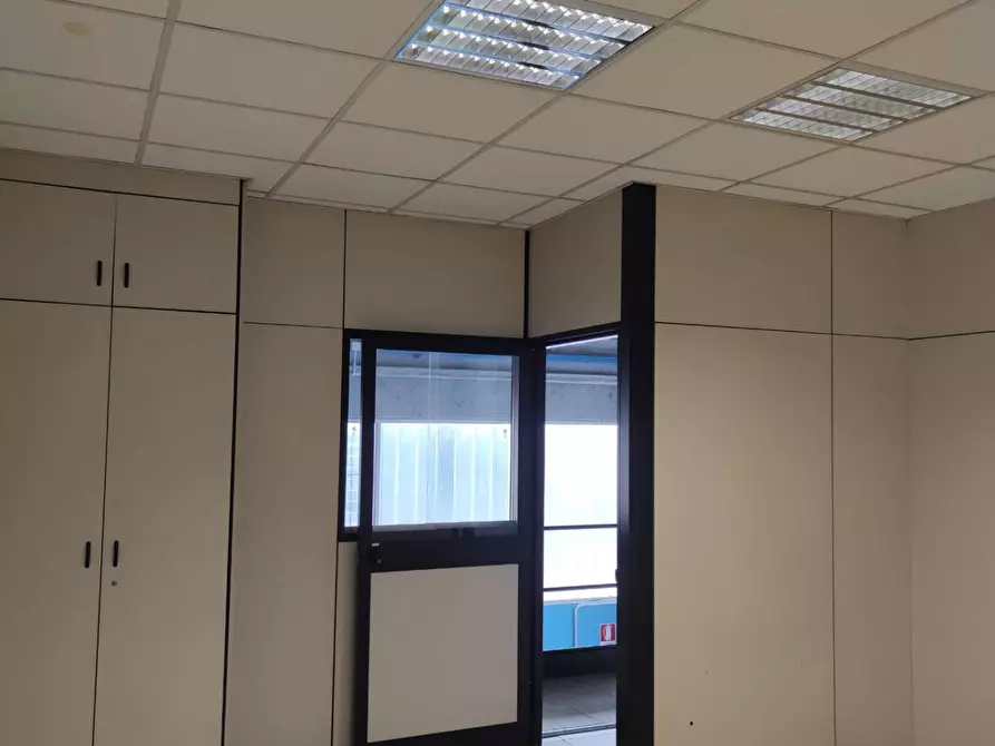 Immagine 15 di Laboratorio in vendita  in Via Budriago 17 a Carvico