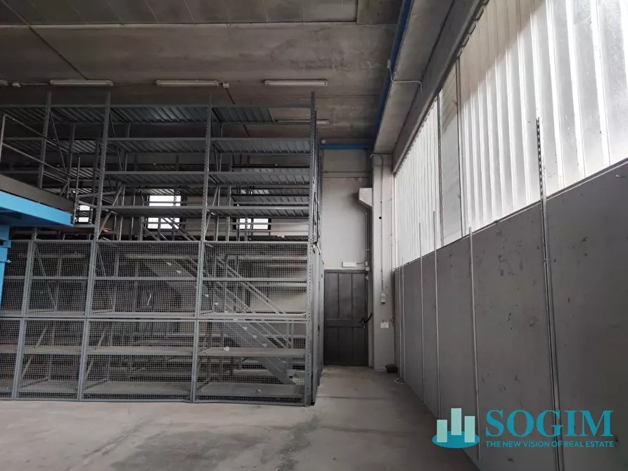 Immagine 20 di Laboratorio in vendita  in Via Budriago 17 a Carvico