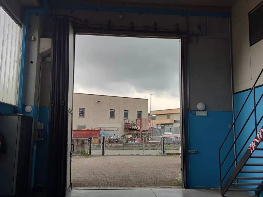 Immagine 4 di Laboratorio in vendita  in Via Budriago 17 a Carvico