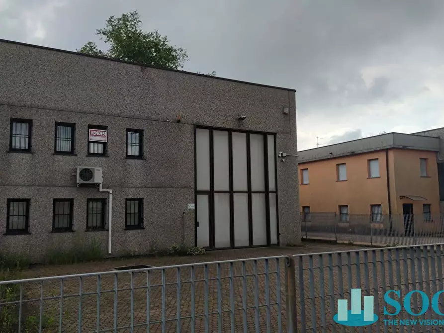 Immagine 2 di Laboratorio in vendita  in Via Budriago 17 a Carvico