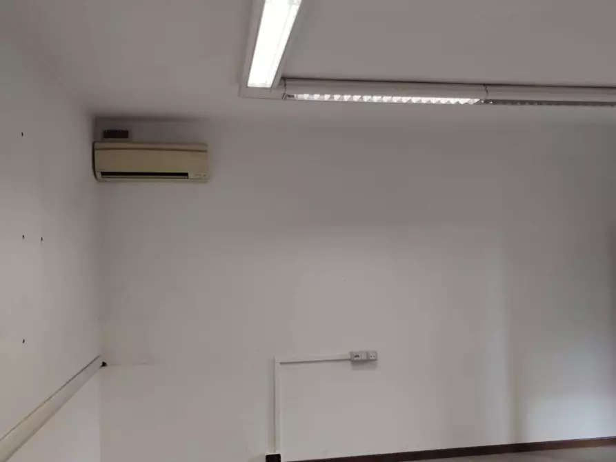 Immagine 22 di Laboratorio in vendita  in Via Budriago 17 a Carvico