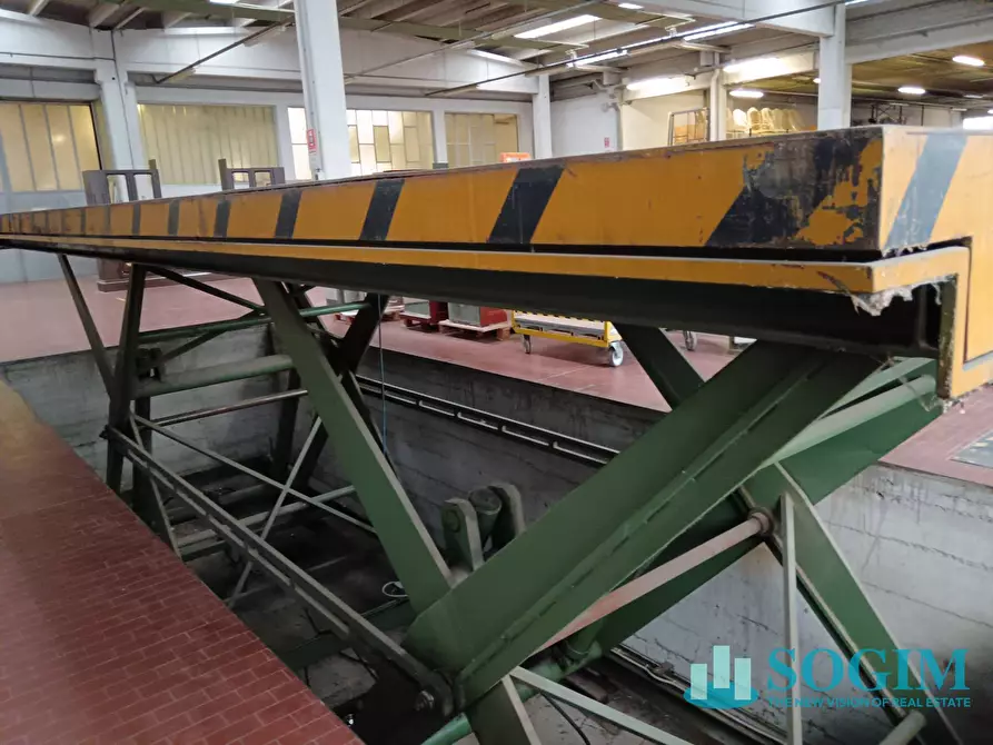 Immagine 15 di Capannone industriale in vendita  in Via Milano a Cabiate