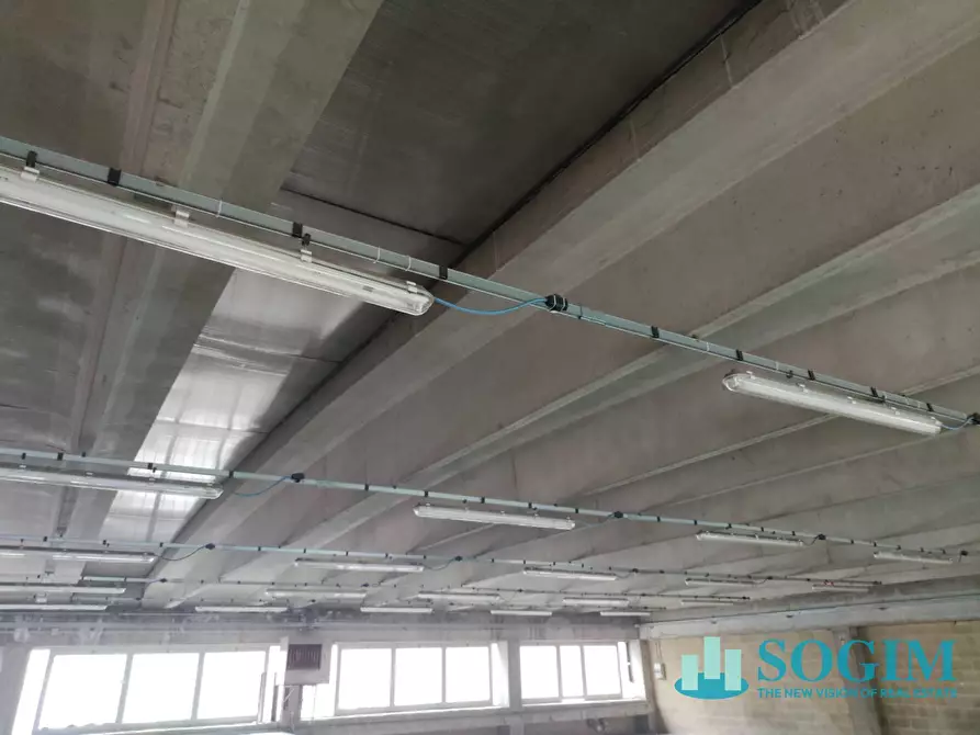 Immagine 4 di Laboratorio in vendita  in Via Ugo Foscolo 134 a Gandino