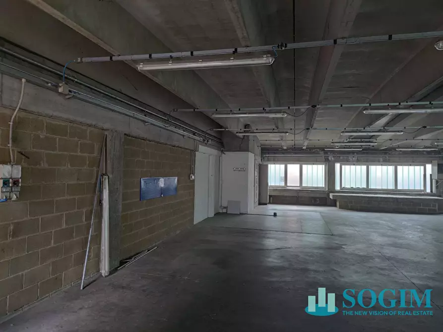 Immagine 6 di Laboratorio in vendita  in Via Ugo Foscolo 134 a Gandino