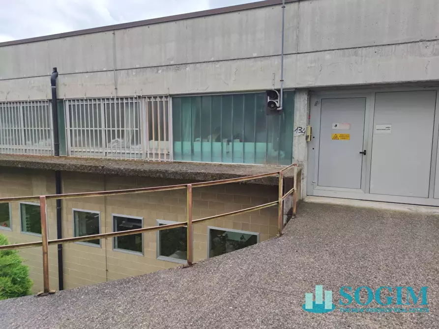 Immagine 7 di Laboratorio in vendita  in Via Ugo Foscolo 134 a Gandino