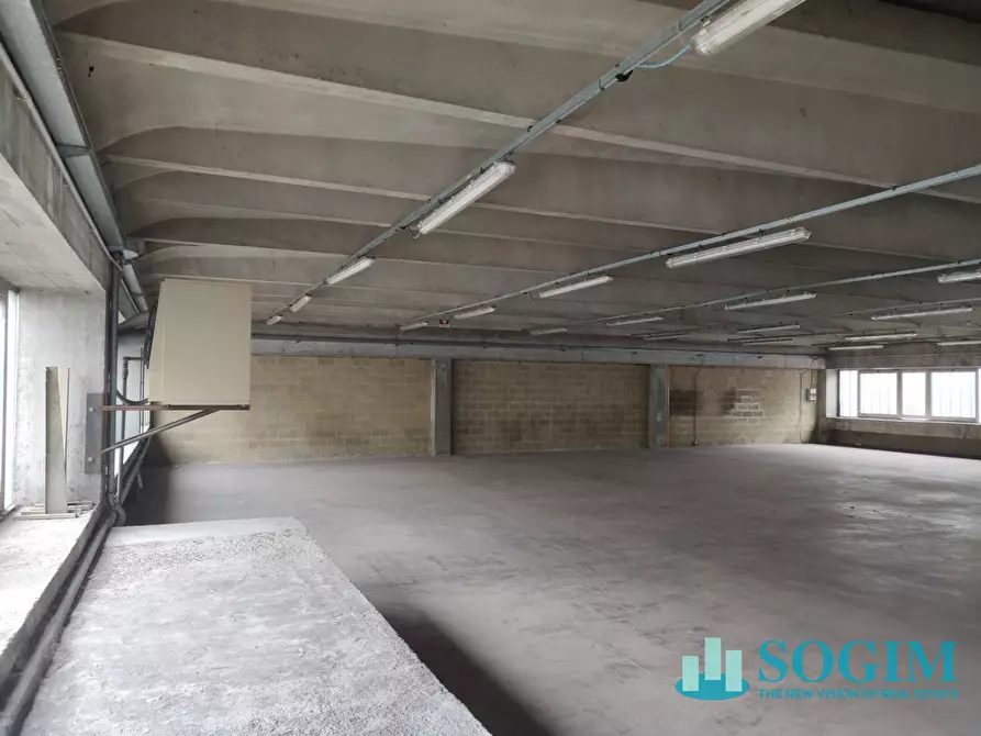 Immagine 9 di Laboratorio in vendita  in Via Ugo Foscolo 134 a Gandino