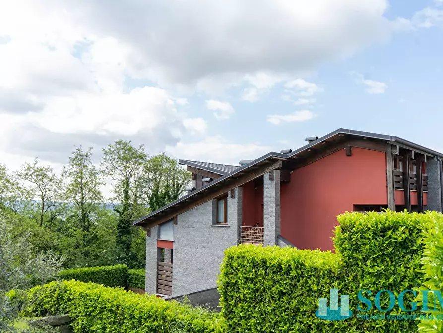 Immagine 20 di Appartamento in vendita  in Via Strambio a Eupilio