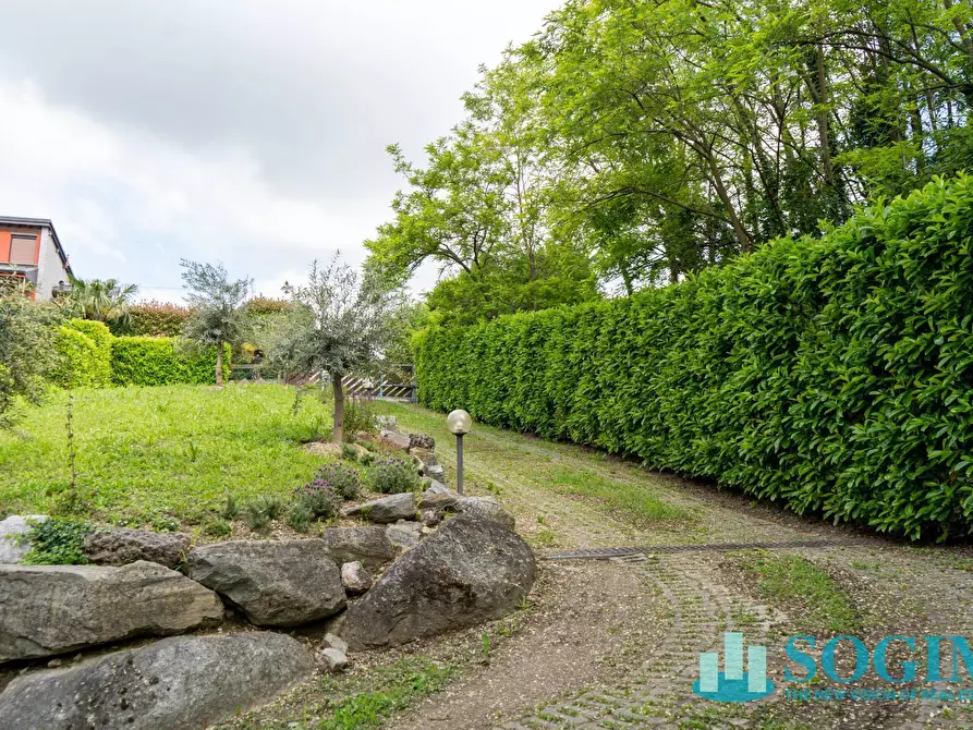 Immagine 24 di Appartamento in vendita  in Via Strambio a Eupilio