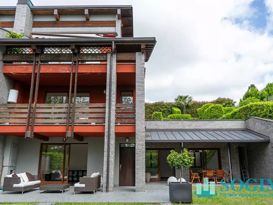 Immagine 2 di Appartamento in vendita  in Via Strambio a Eupilio