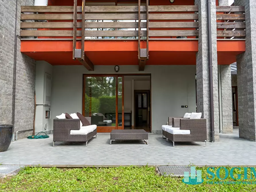 Immagine 15 di Appartamento in vendita  in Via Strambio a Eupilio