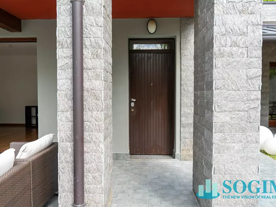 Immagine 5 di Appartamento in vendita  in Via Strambio a Eupilio