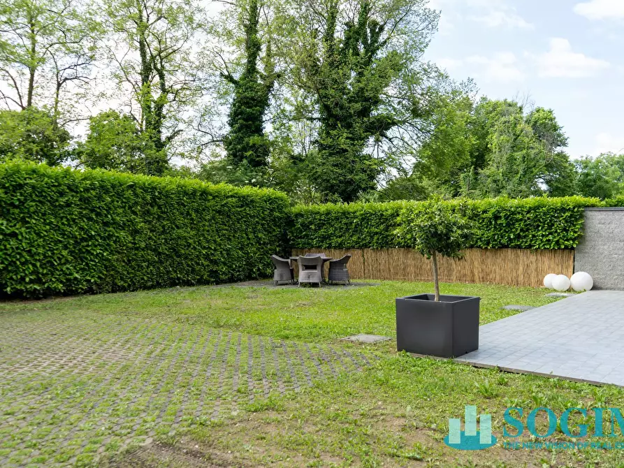 Immagine 23 di Appartamento in vendita  in Via Strambio a Eupilio