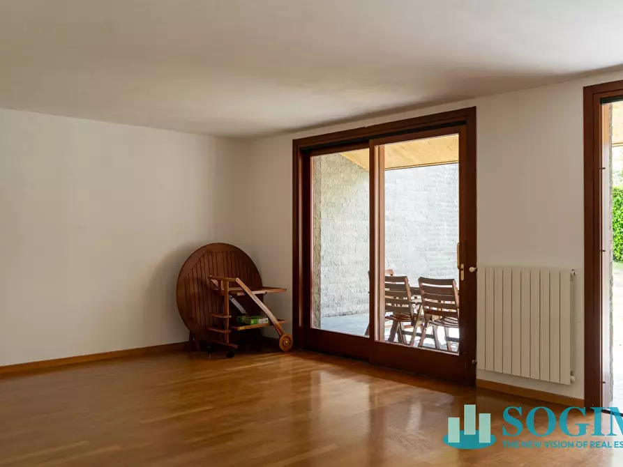 Immagine 9 di Appartamento in vendita  in Via Strambio a Eupilio