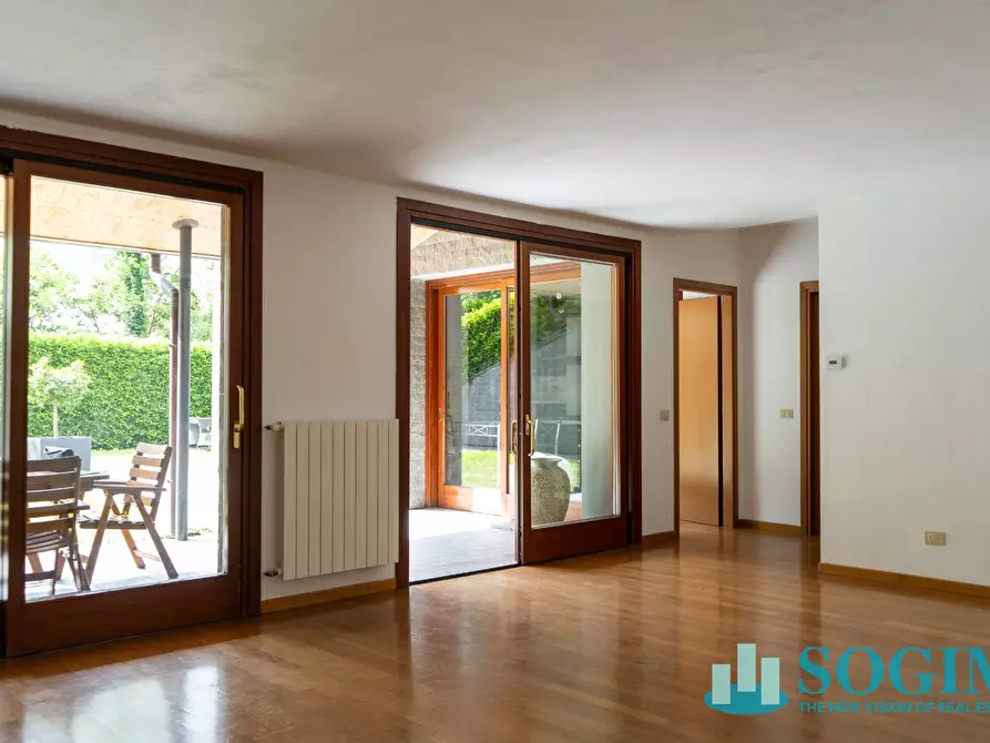 Immagine 8 di Appartamento in vendita  in Via Strambio a Eupilio