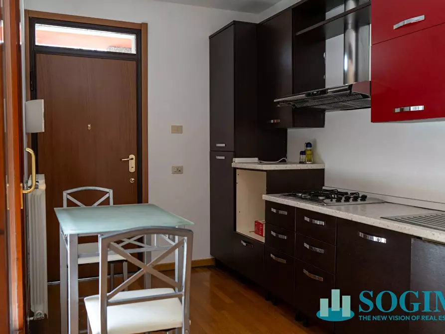 Immagine 6 di Appartamento in vendita  in Via Strambio a Eupilio