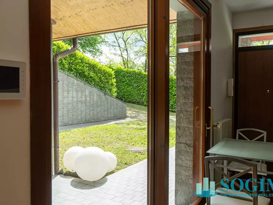 Immagine 7 di Appartamento in vendita  in Via Strambio a Eupilio