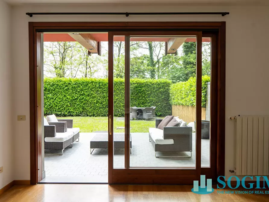 Immagine 14 di Appartamento in vendita  in Via Strambio a Eupilio