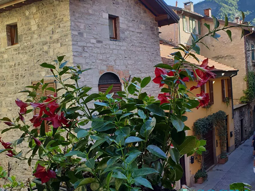 Immagine 11 di Appartamento in vendita  in Via Lambertenghi 4 a Como