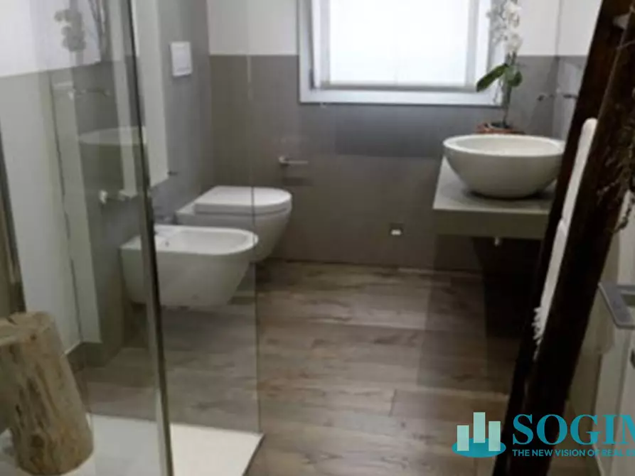 Immagine 14 di Appartamento in vendita  in Via giovio a Como