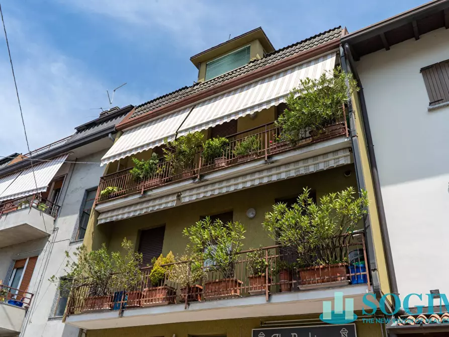 Immagine 1 di Appartamento in vendita  in via general cantore a Cantù