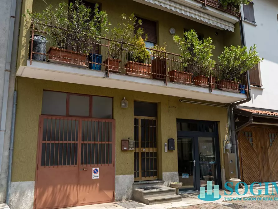 Immagine 27 di Appartamento in vendita  in via general cantore a Cantù