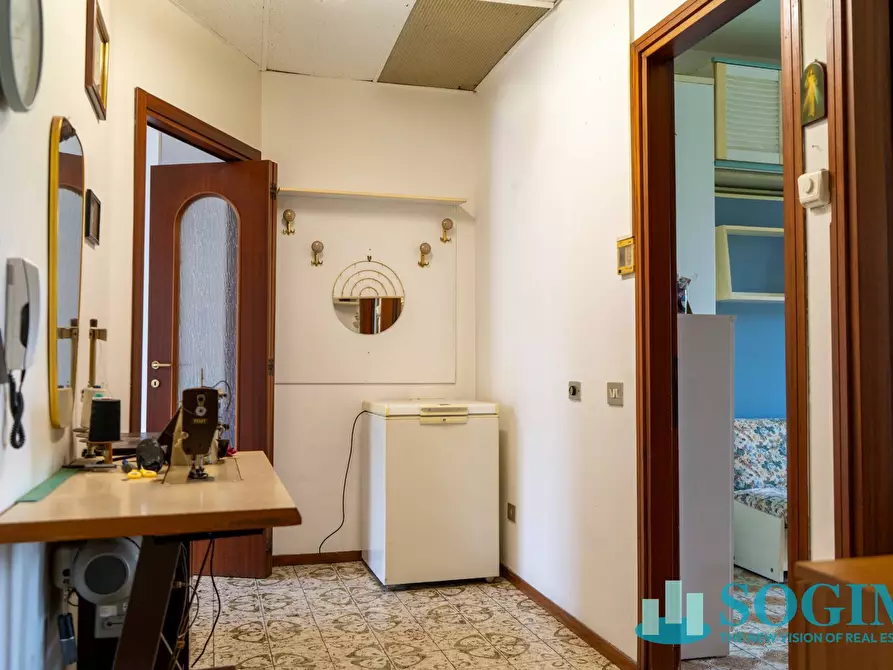 Immagine 13 di Appartamento in vendita  in via general cantore a Cantù