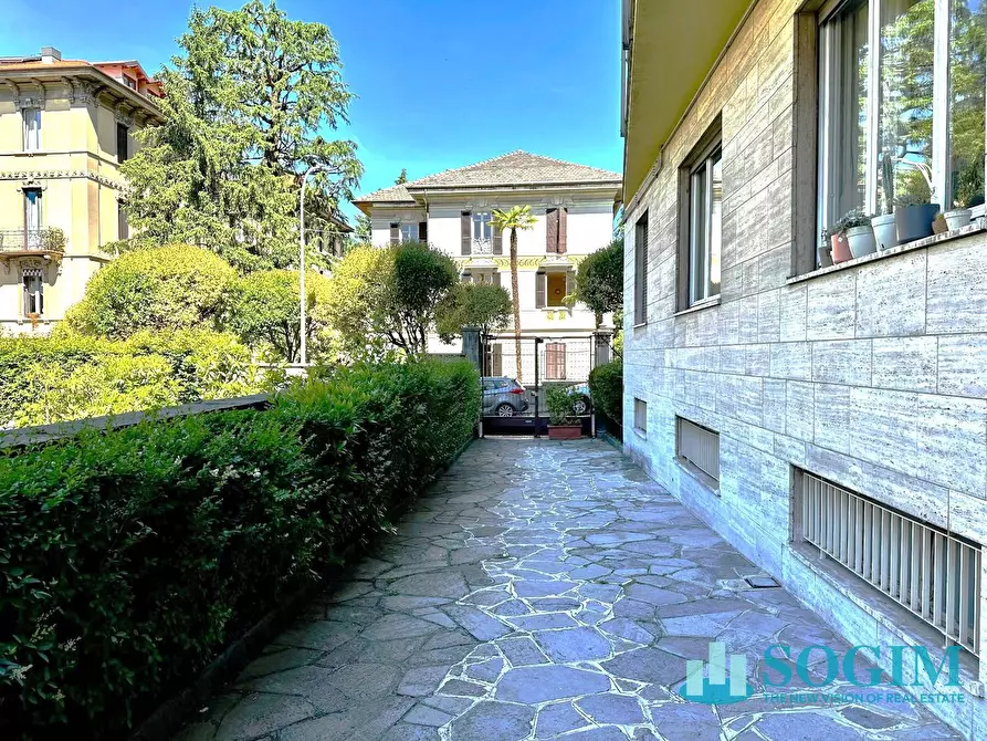 Immagine 16 di Appartamento in vendita  in Giuseppe Ferrari a Como