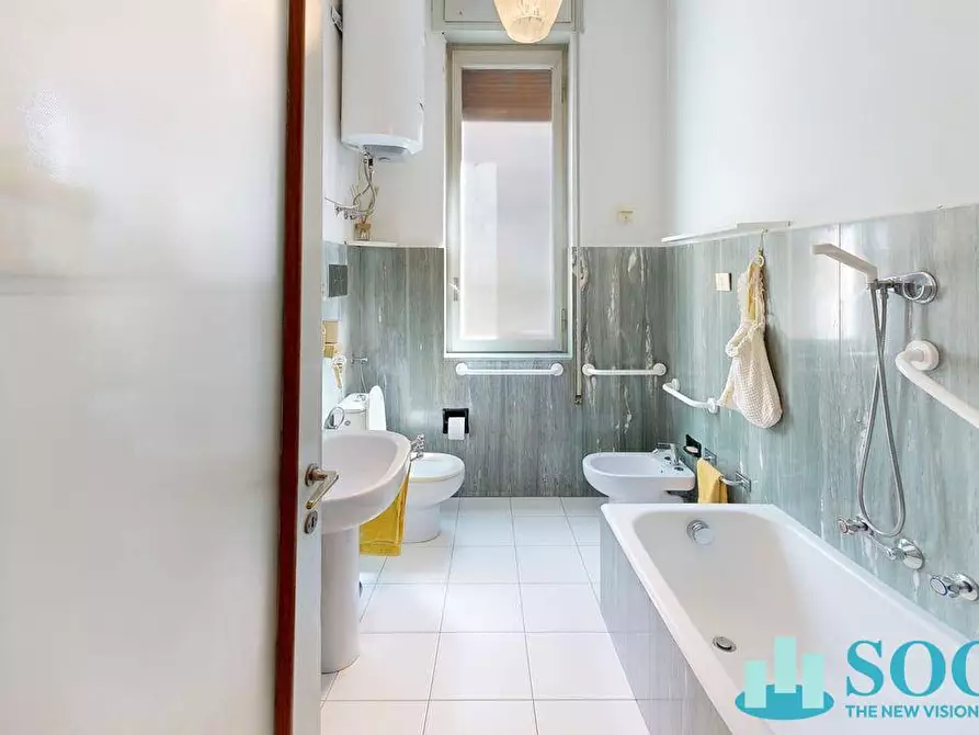 Immagine 13 di Appartamento in vendita  in Giuseppe Ferrari a Como