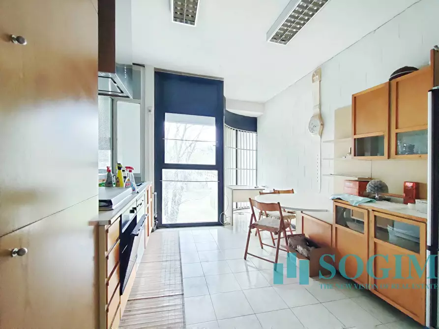 Immagine 14 di Capannone industriale in affitto  a Opera