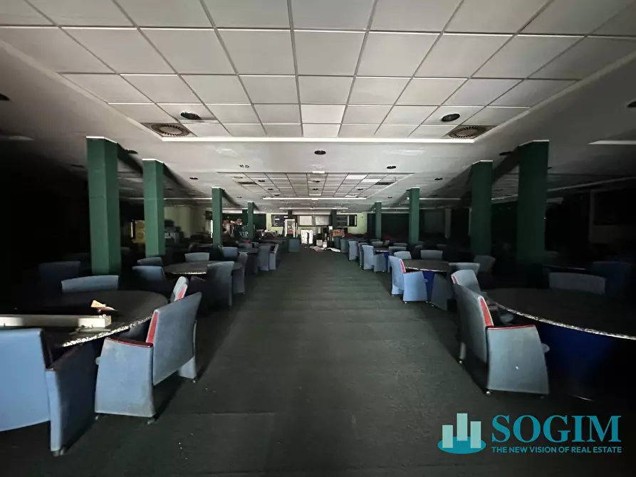 Immagine 6 di Locale commerciale in vendita  in Via Camillo Benso Conte di Cavour 19 a Giussano