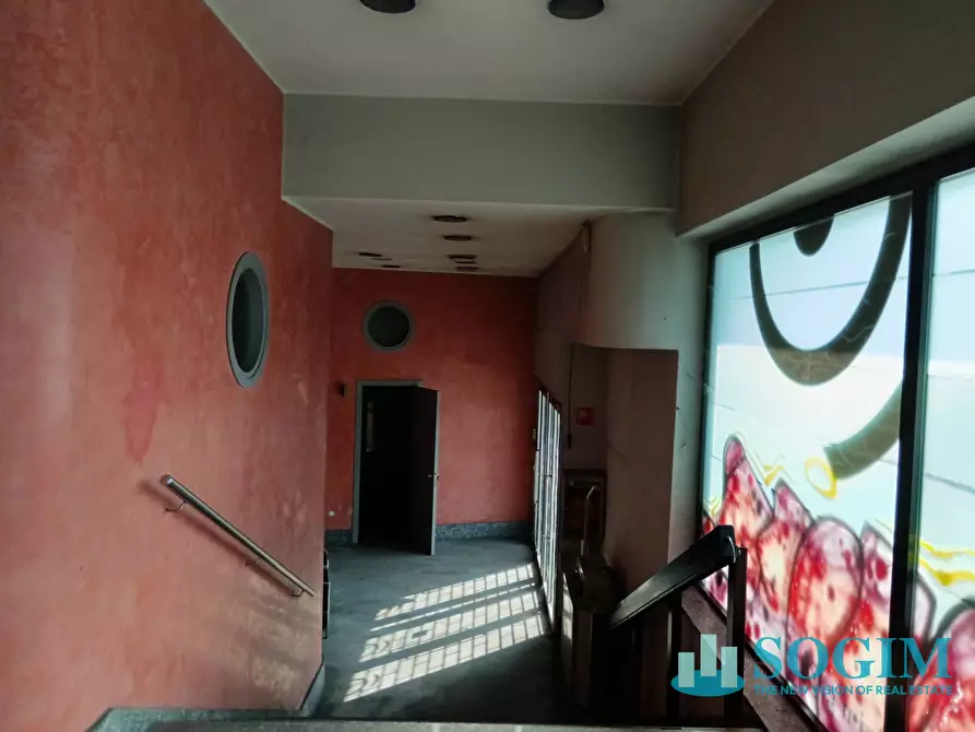 Immagine 7 di Locale commerciale in vendita  in Via Camillo Benso Conte di Cavour 19 a Giussano