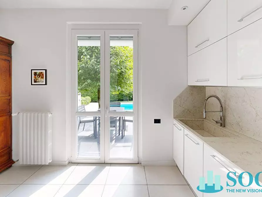 Immagine 5 di Villa in vendita  in via Meraccio a Villa Guardia