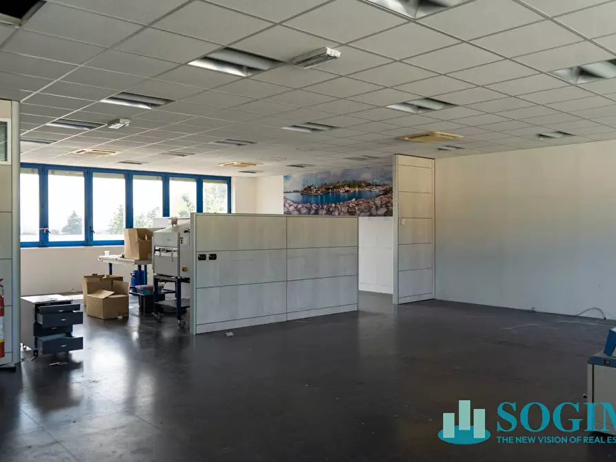 Immagine 10 di Capannone industriale in affitto  in via dei ierr a Albese Con Cassano