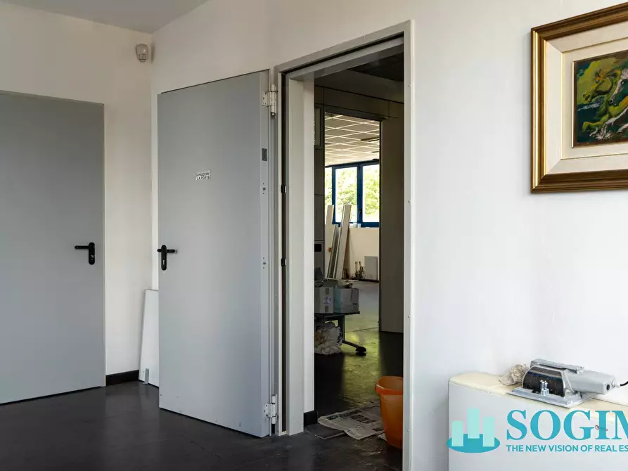 Immagine 13 di Capannone industriale in affitto  in via dei ierr a Albese Con Cassano