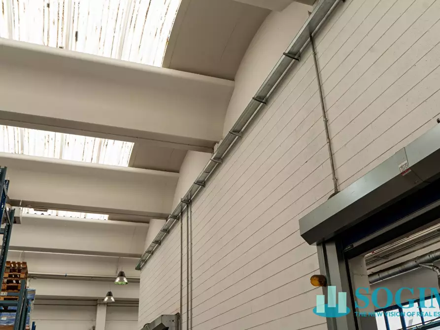 Immagine 18 di Capannone industriale in affitto  in via dei ierr a Albese Con Cassano