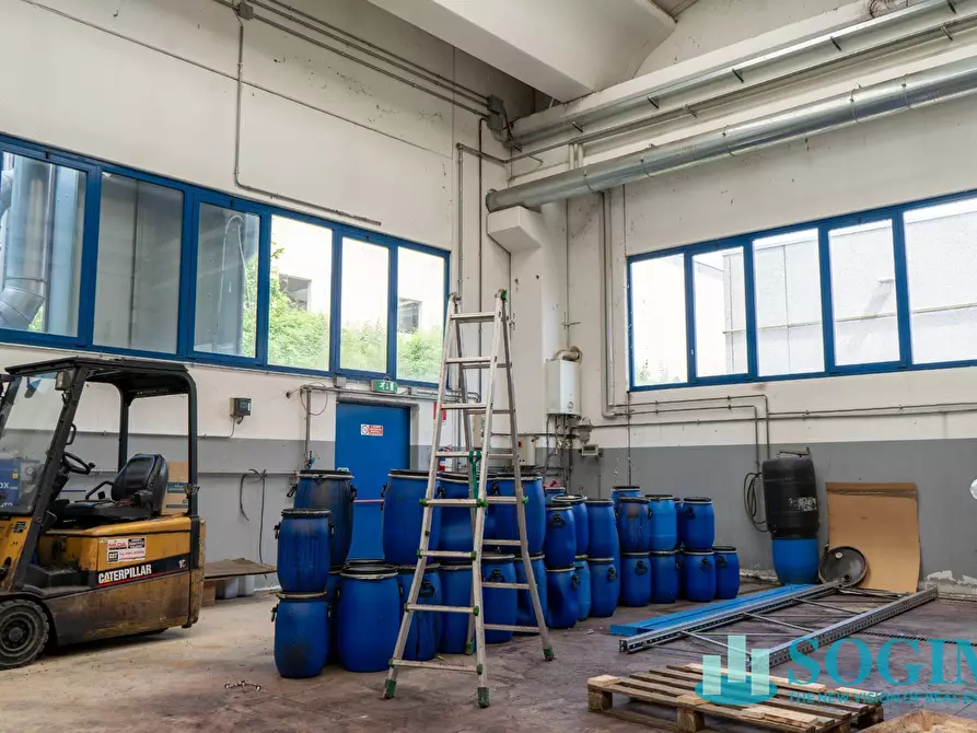 Immagine 21 di Capannone industriale in affitto  in via dei ierr a Albese Con Cassano