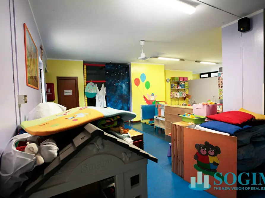 Immagine 4 di Negozio in vendita  in via fratelli cervi 14 a Peschiera Borromeo