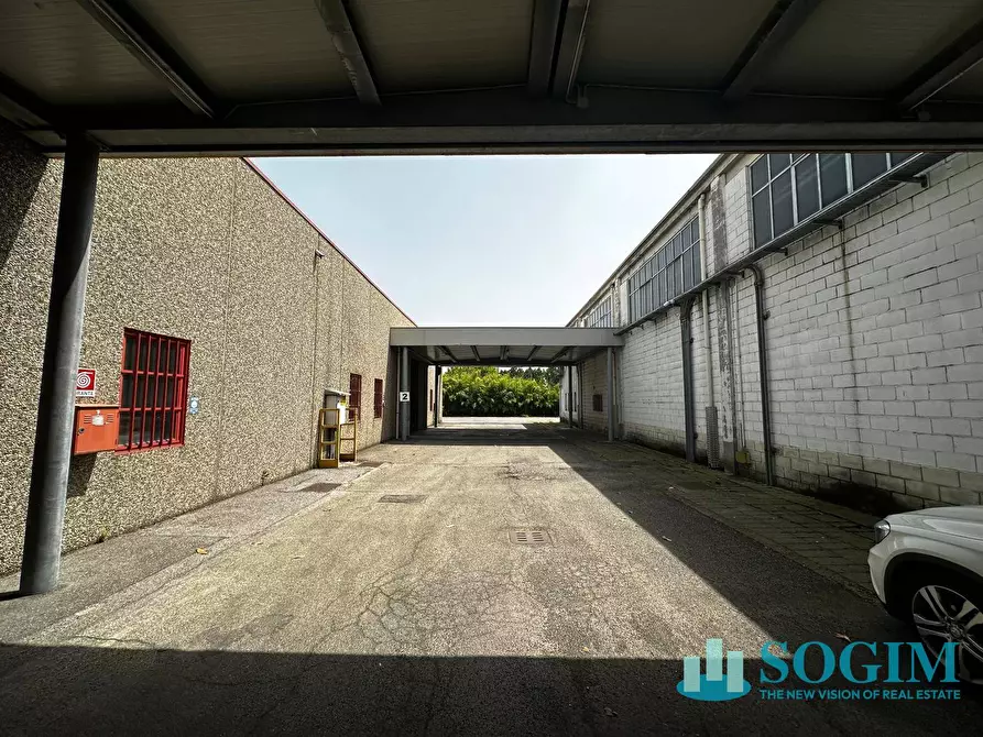 Immagine 7 di Capannone industriale in vendita  a Casalpusterlengo