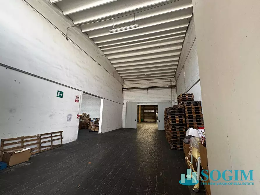 Immagine 15 di Capannone industriale in vendita  a Casalpusterlengo