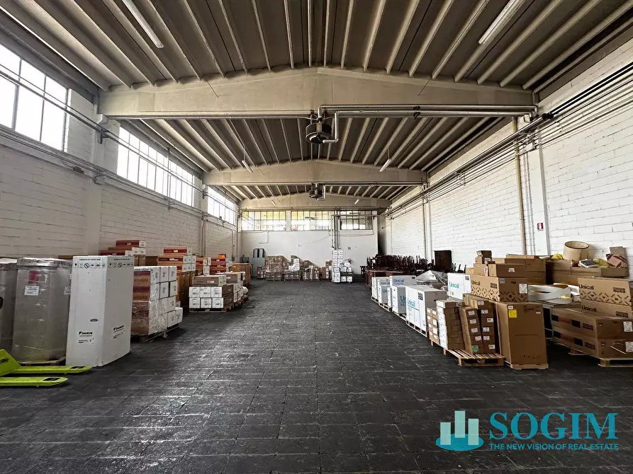 Immagine 11 di Capannone industriale in vendita  a Casalpusterlengo