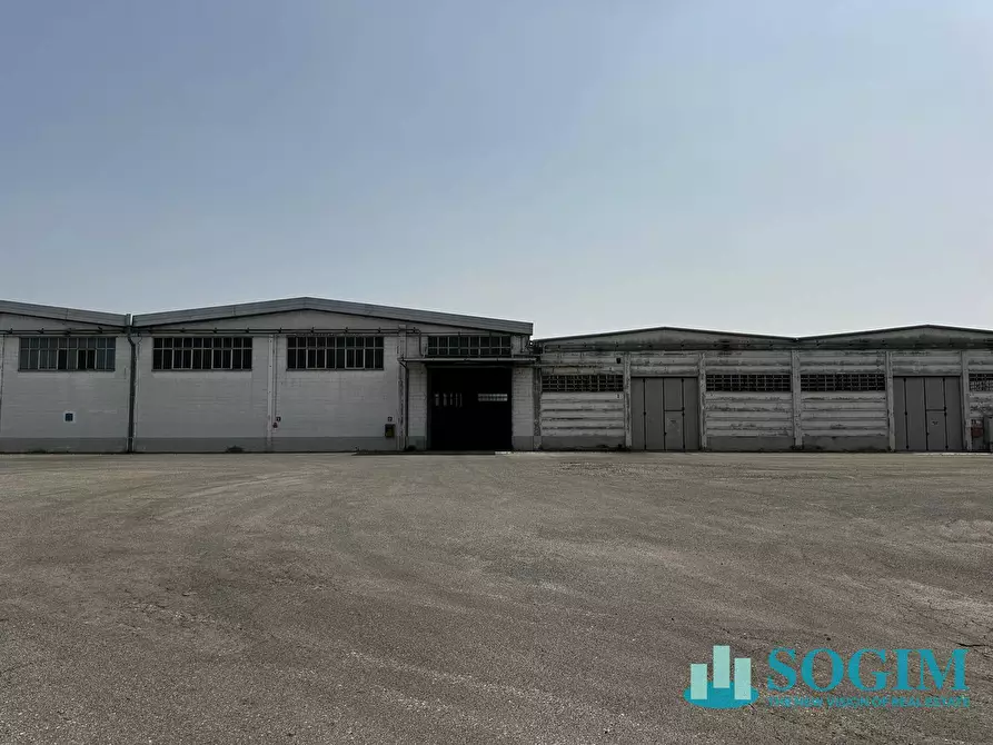 Immagine 5 di Capannone industriale in vendita  a Casalpusterlengo