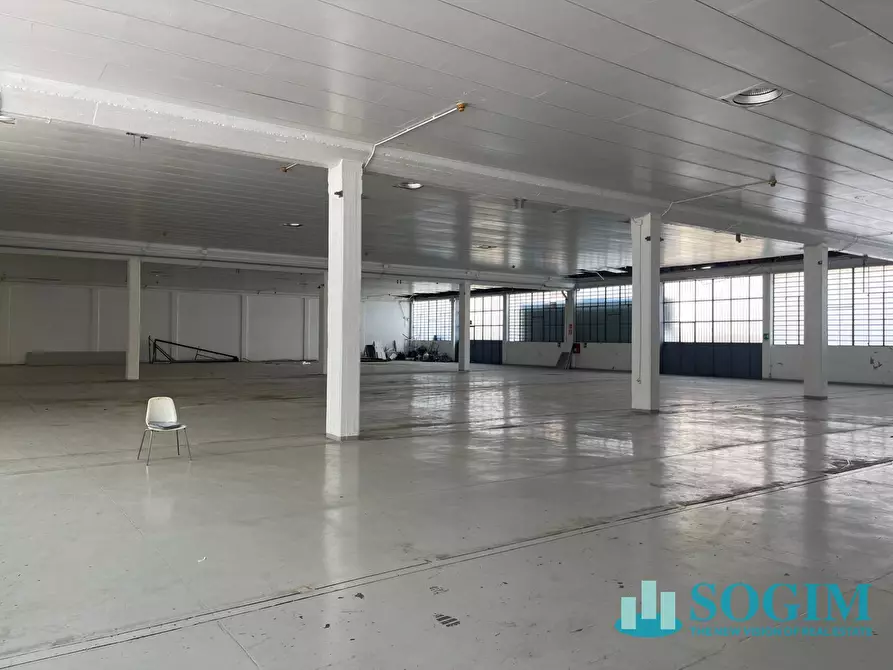 Immagine 4 di Capannone industriale in affitto  in via greppi a Cologno Monzese