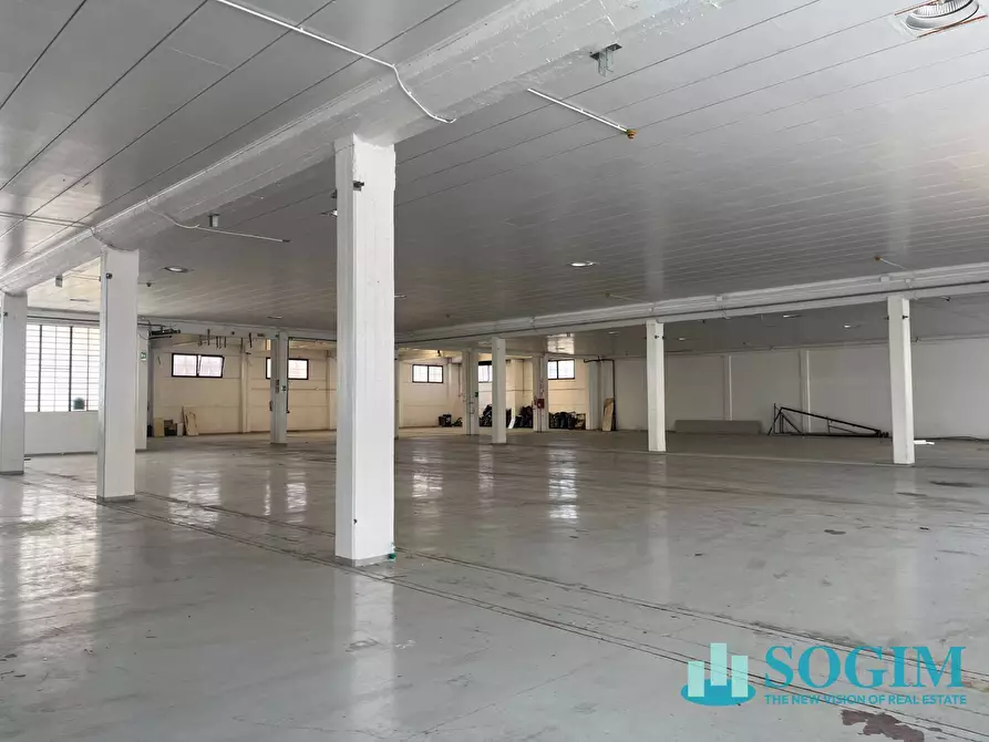 Immagine 7 di Capannone industriale in affitto  in via greppi a Cologno Monzese