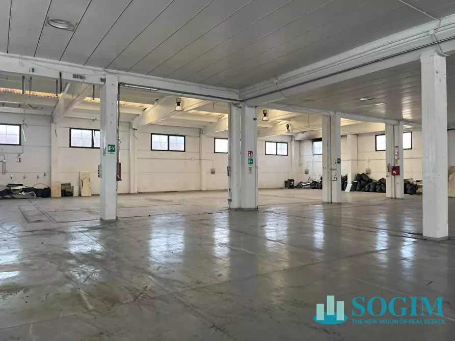 Immagine 8 di Capannone industriale in affitto  in via greppi a Cologno Monzese