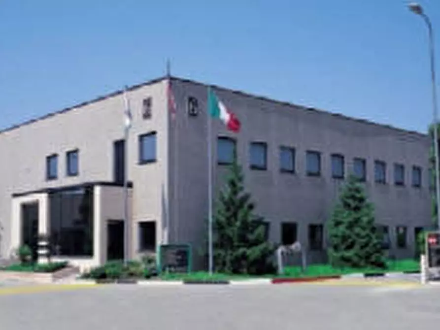 Immagine 17 di Capannone industriale in affitto  a Settala