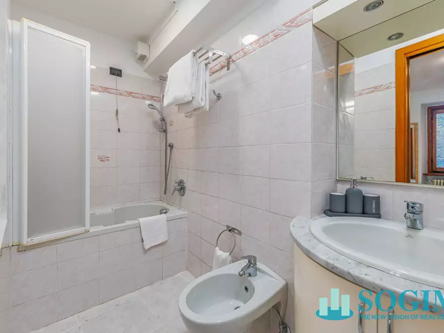 Immagine 16 di Appartamento in vendita  in frazione capovico a Blevio